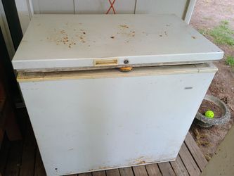 **FREE Kenmore Chest Freezer
