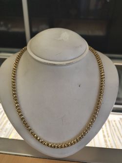 10ksolid gold necklace 74 grams 22 Long layaway available 10% Dwon if you interested please make sure you ask for Maribel thank you