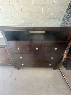 Dresser