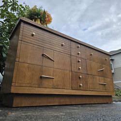 MARVELOUS Solid Wood Mid Century Modern Dresser 9 Drawers Brown 