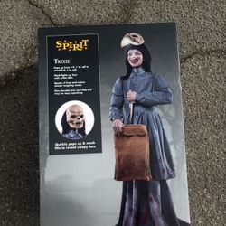 Spirit Halloween Decor
