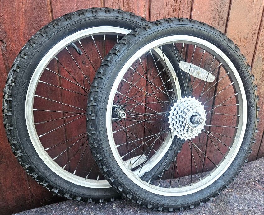 20-inch Bicycle Wheelset Tires, Inner Tubes and Gearset 