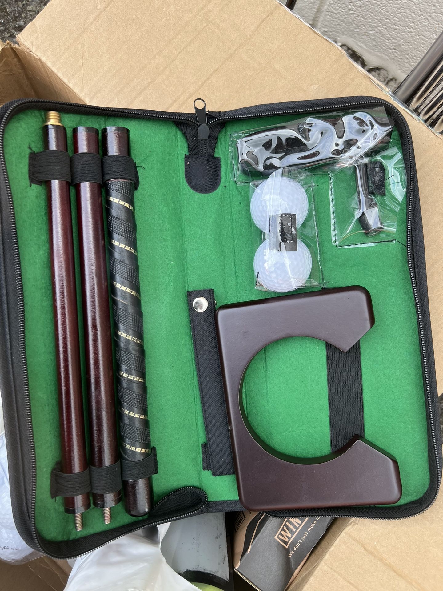 Golf Putting Practice Kit, Portable, Zipped Case, Golf Gift, Office Gift