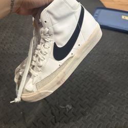 Nike Blazer Size 5.5 Youth/7womens