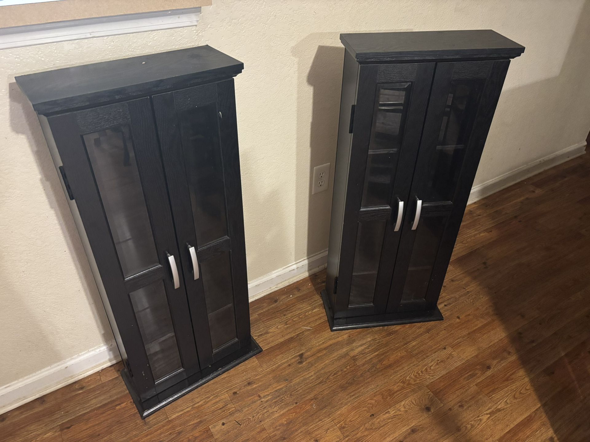 2 Cd/bookshelf Holders