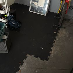 Interlocking Gym Floor Mat Squares
