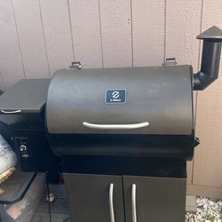 Z GRILLS Wood Pellets Grill Hardly used