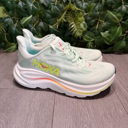 Hoka One One Clifton 10 Womens Size 7 B Sea Glass Neon Running Shoes Sneakers