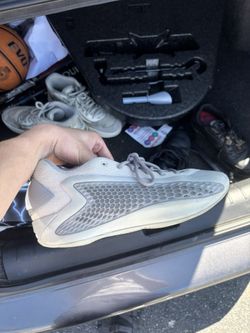 Anthony Edwards Basketball shoes size 9