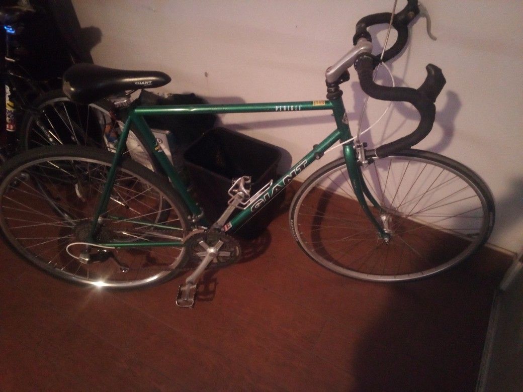 Giant Perigee Road Bike