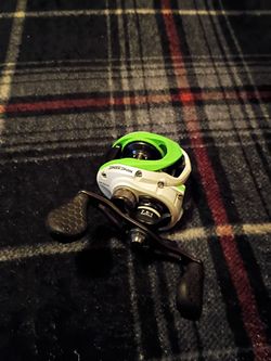 Lews speed spool bait caster reel
