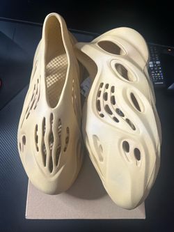 Adidas Yeezy Foam RNR Desert Sand Size 12