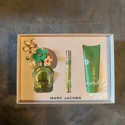 Daisy Wild Perfume Set By Marc Jacobs 