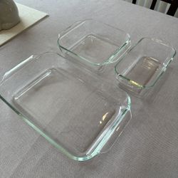 Set Of 3: Vintage Pyrex Baking Dishes - 233-R 3QT 13x9x2, 222-R 2QT 8x8x2, And 213-R 1.5 QT 8.5x4.5x2.5