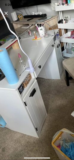 White Desk/ Nail Desk 