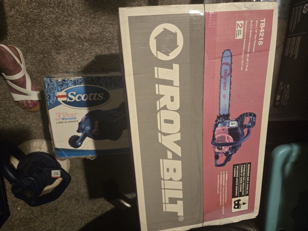 Troy-Bilt 18" GAS CHAIN SAW BRAND NEW