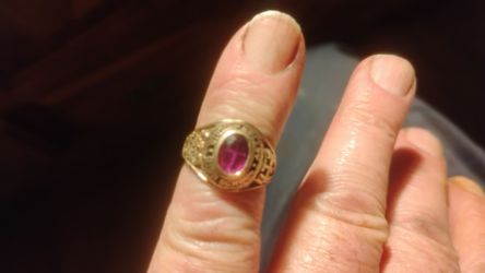 Violet class ring 10k gold