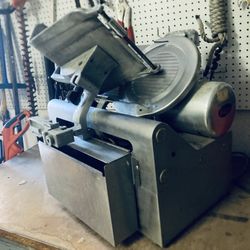 Meat slicer