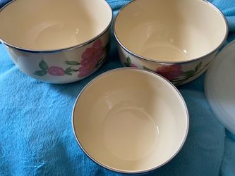 Vintage new Franciscan ware desert rose mixing bowl set