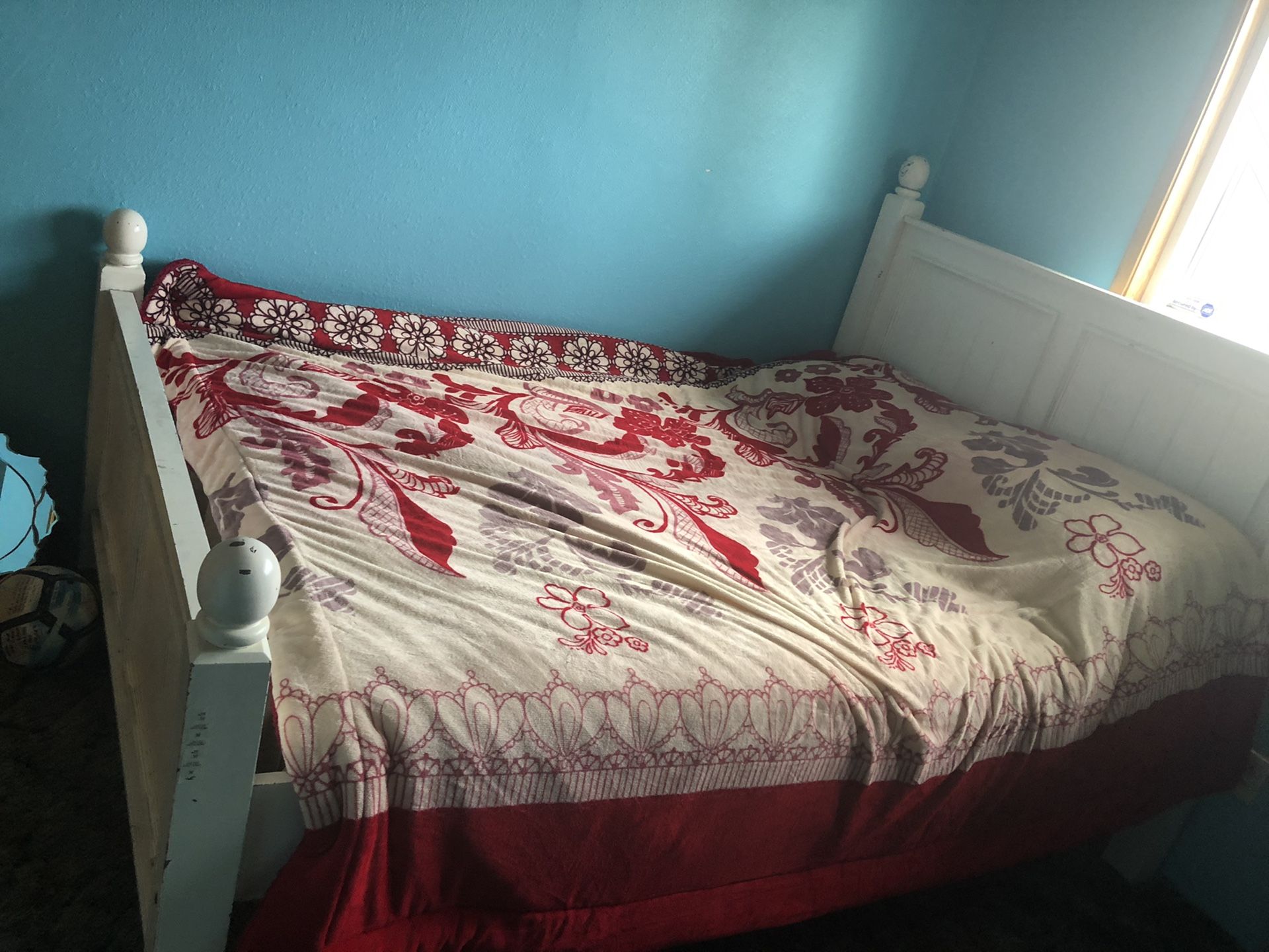 Sturdy bed for sale FULL