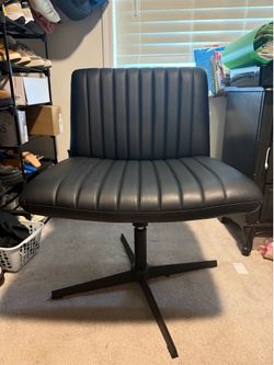 Black office chair