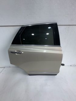 (6262) 17-25 Cadillac Xt5 Right Rear Door 2017 2018 2019 2020 2021 2022 2023 2024 2025