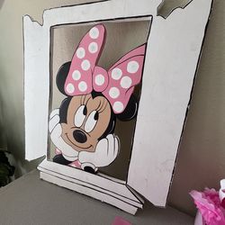 Minnie Mouse party decorations