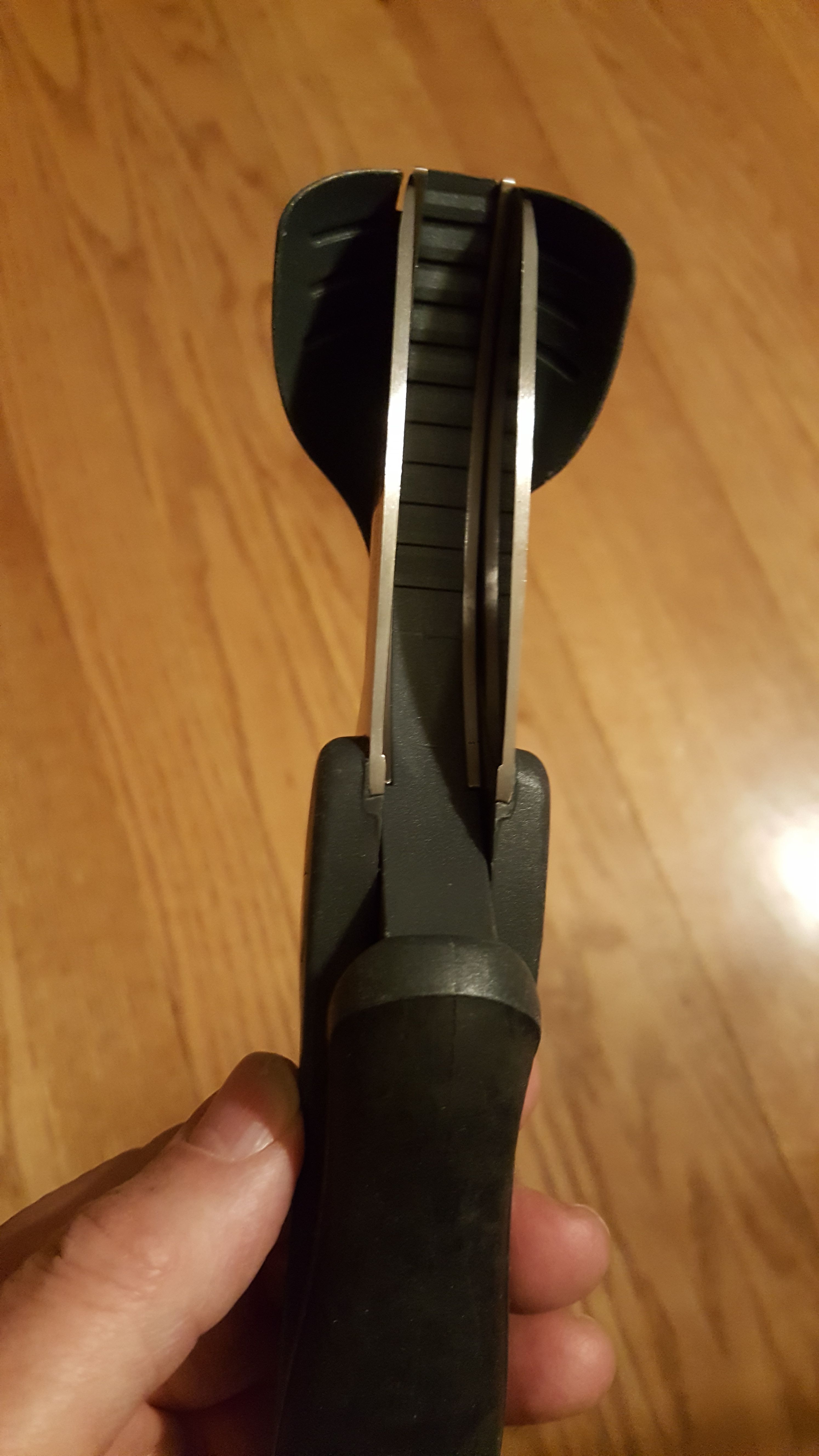 Pampered Chef Salad Chopping Shears, double blades for Sale in Lemont, IL -  OfferUp
