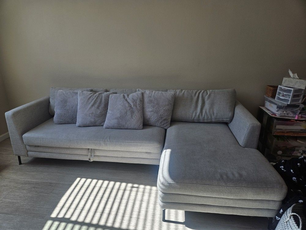 Great Couch / Bed With Pillows