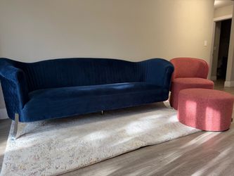 Sofa, silla con pufs y juego de comedor 4 puestos