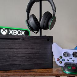 Xbox Series X 1TB - Ultimate 4K Gaming & Media Bundle