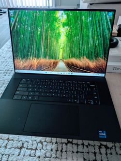 Dell XPS 17 9720 - Core i9-12900HK - 32GB RAM - RTX 3060 - 1TB SSD