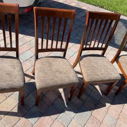 4 Wood Chairs in great Condition - Margate