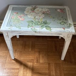 Vintage Floral Accent Table 