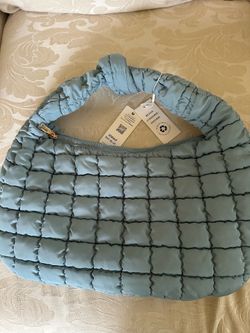 Urban Expeessions Quilted Puffer shoulder bag purse New 17” widest point