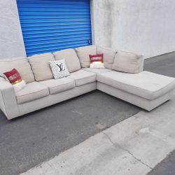 Modern sectional couch gray,  🛋 very nicev
