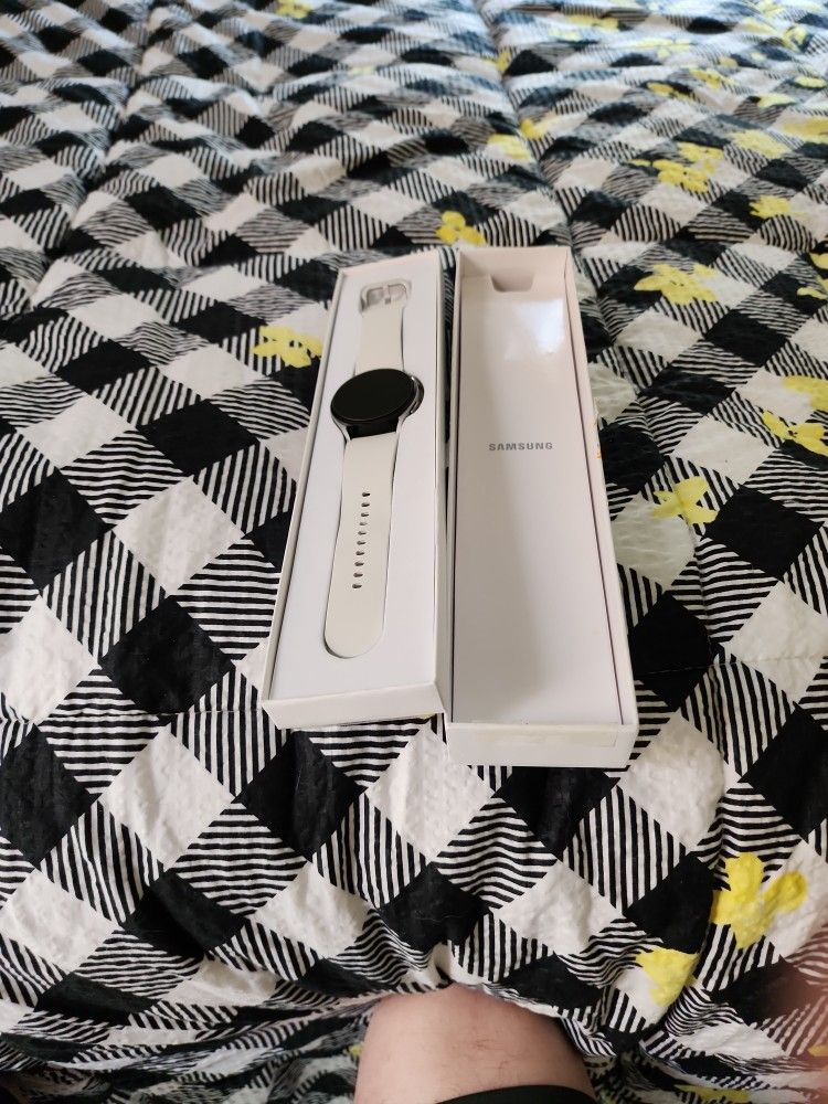 Samsung Galaxy Watch 4