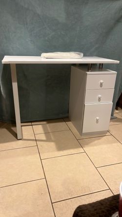 Nail Salon Desk