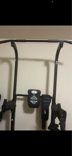 Pull up dip station