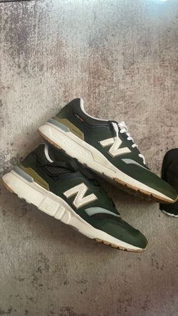 NEW BALANCE size 7.5