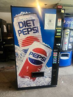 Vending machine/ Dixie Narco 501E