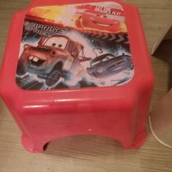 LIGHTING MCQUEEN STEP STOOL 