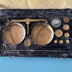 Vintage Jewelry Weighing Scale