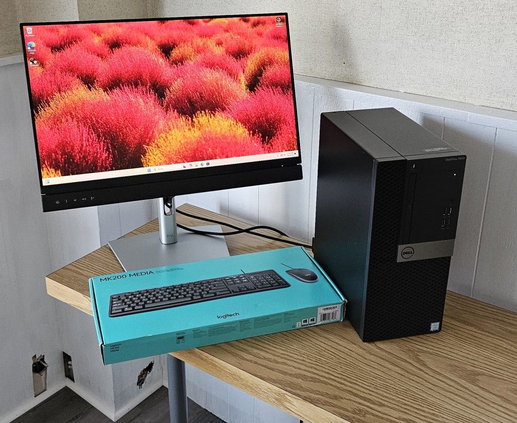 DELL MINI TOWER DESKTOP COMPUTER + 24" MONITOR. 