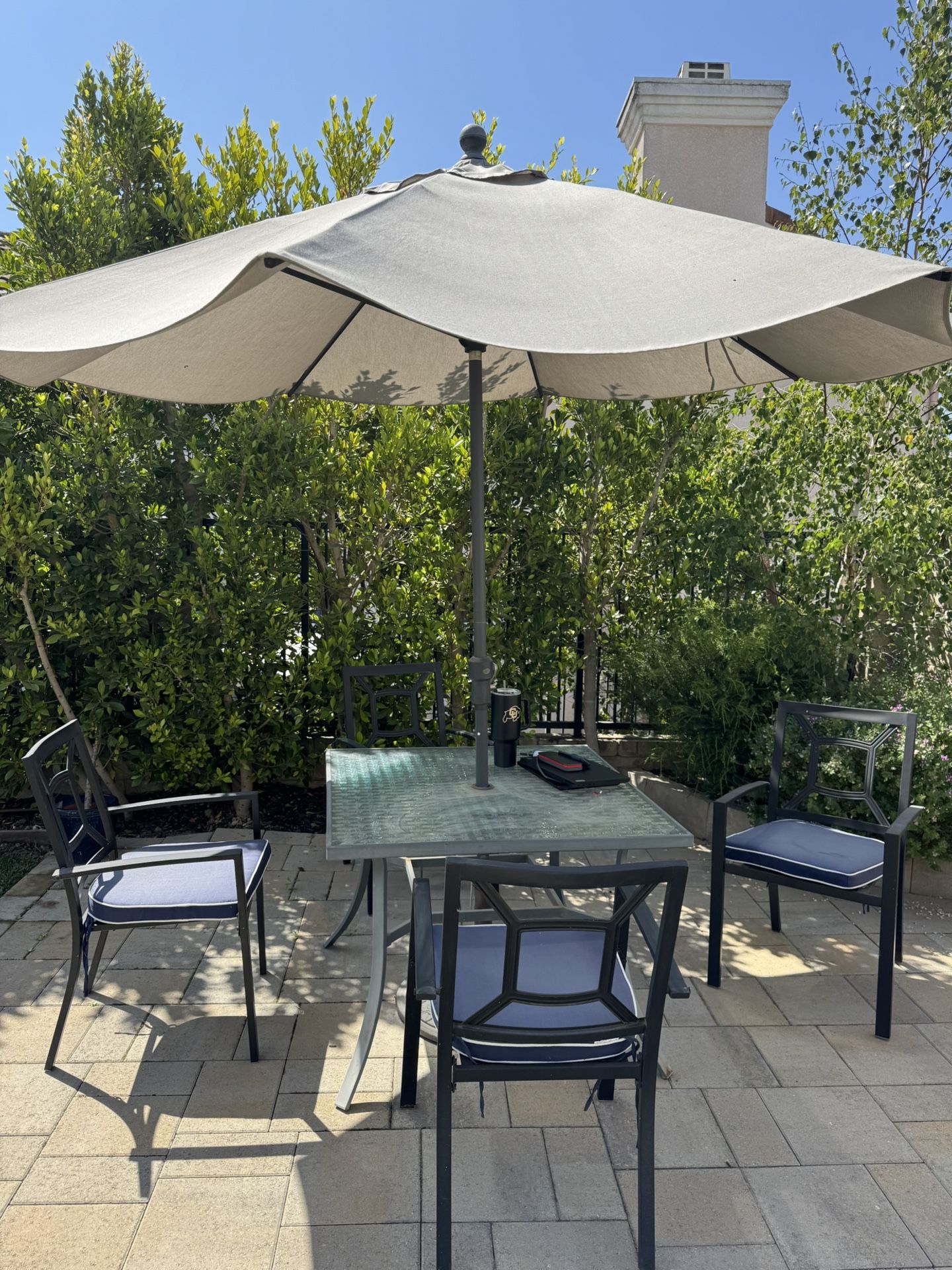 Outdoor patio set with Umbrella