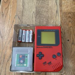 Red Game Boy 