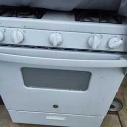 Almost NEW GE Oven &range Hood