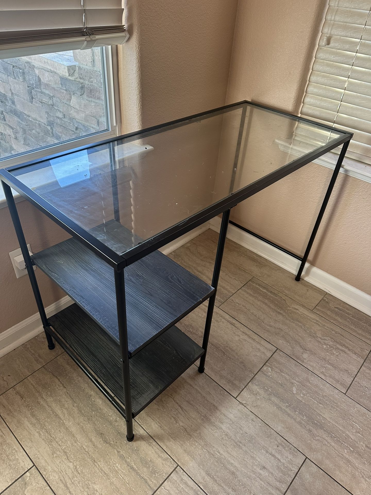 Desk $20