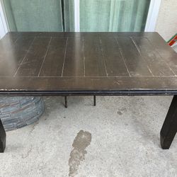 Dinning table with 6 chairs 