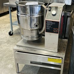Used 20qt Tilting Kettle On Stand 